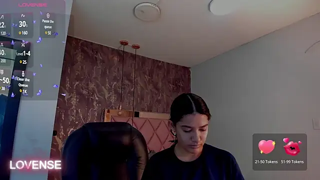 SKYLERWHIITEE online show from 02/14/25, 03:33