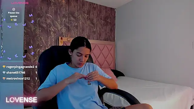 SKYLERWHIITEE online show from 02/20/25, 06:50