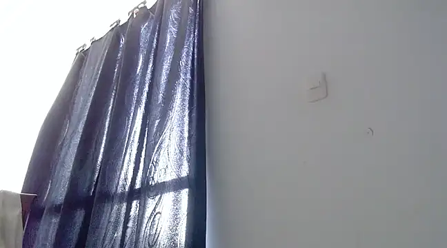 nicolle milf1978 online show from 02/16/25, 12:21