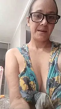 nicolle milf1978 online show from 09/24/25, 11:52