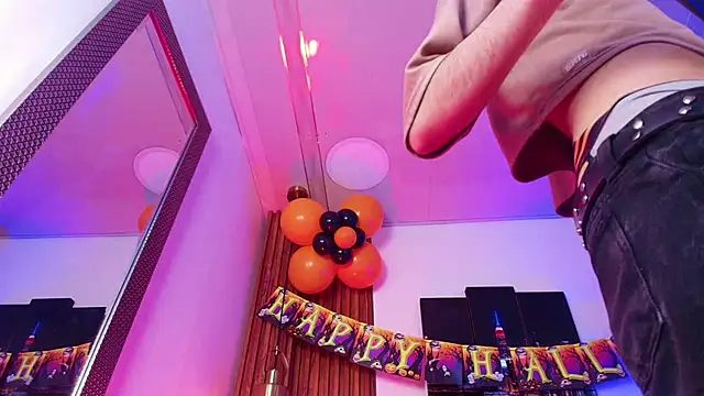 Noah Xitruxx online show from 10/09/25, 03:15