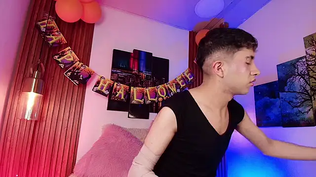 Noah Xitruxx online show from 10/25/25, 02:52