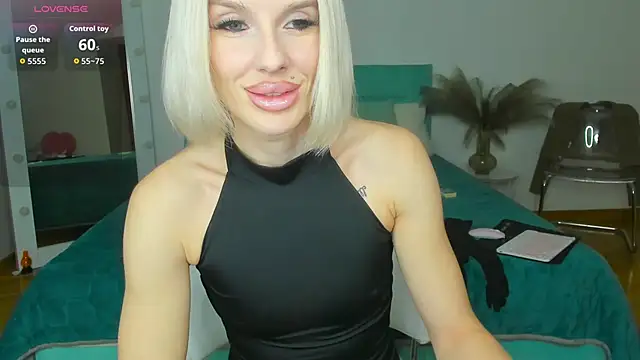 Lana kitty   online show from 11/12/25, 11:36