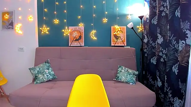 Snapshot of Xloe_Queen chatting on 01/14/25, 08:09 Xloe Queen online show from 01/14/25, 08:09