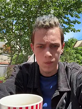 Den BlueXx online show from 10/30/25, 03:57