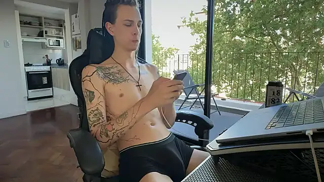 Den BlueXx online show from 03/18/26, 07:50