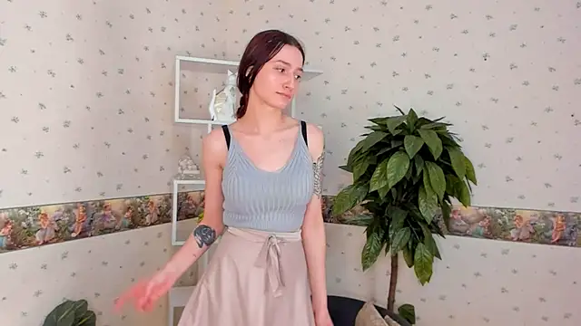 DarlineFrake online show from 12/09/24, 07:39