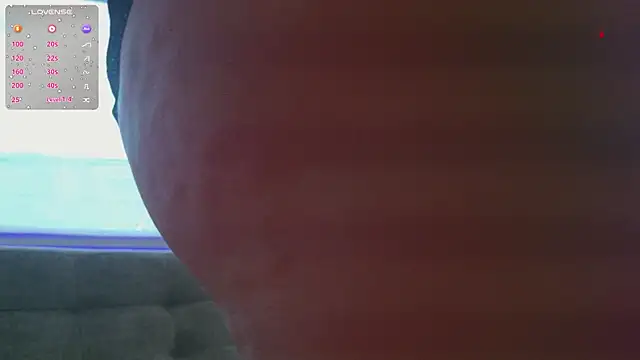 Snapshot of Little_maeve chatting on 09/25/25, 10:35 Little maeve online show from 09/25/25, 10:35