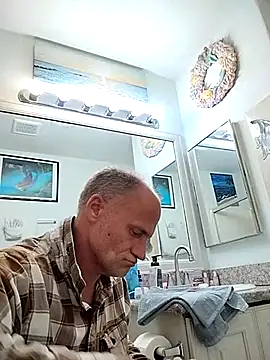 Snapshot of DatingProfile_USA_43_str8 chatting on 02/23/25, 05:23 DatingProfile USA 43 str8 online show from 02/23/25, 05:23