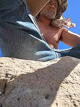 Snapshot of DatingProfile_USA_43_str8 chatting on 03/08/25, 10:13 DatingProfile USA 43 str8 online show from 03/08/25, 10:13