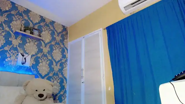 nicoledollts online show from 02/08/26, 12:47