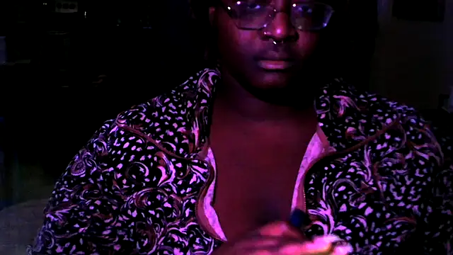 Snapshot of BigKittyRaven chatting on 12/07/24, 10:17 BigKittyRaven online show from 12/07/24, 10:17