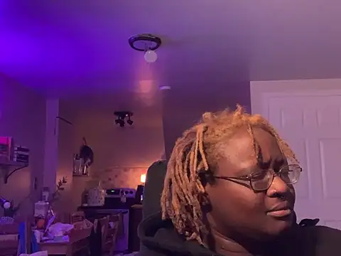 Snapshot of BigKittyRaven chatting on 12/25/24, 02:25 BigKittyRaven online show from 12/25/24, 02:25