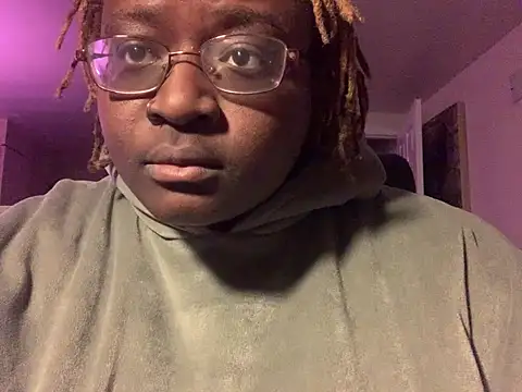 Snapshot of BigKittyRaven chatting on 02/05/25, 04:16 BigKittyRaven online show from 02/05/25, 04:16