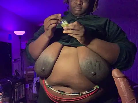 Snapshot of BigKittyRaven chatting on 02/13/25, 04:22 BigKittyRaven online show from 02/13/25, 04:22