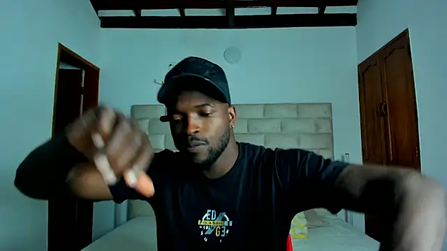 Dylan Taylor online show from 02/18/26, 02:40