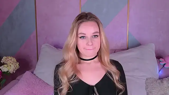 BeatriceEsmont online show from 01/22/25, 11:21