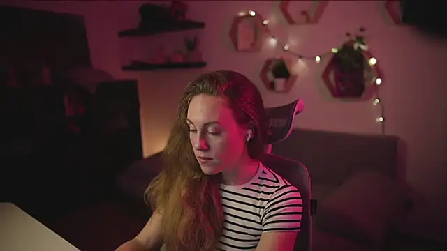 Snapshot of Berberis__Silene chatting on 10/12/25, 04:28 Berberis Silene online show from 10/12/25, 04:28