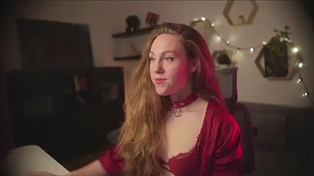 Snapshot of Berberis__Silene chatting on 10/26/25, 04:35 Berberis Silene online show from 10/26/25, 04:35