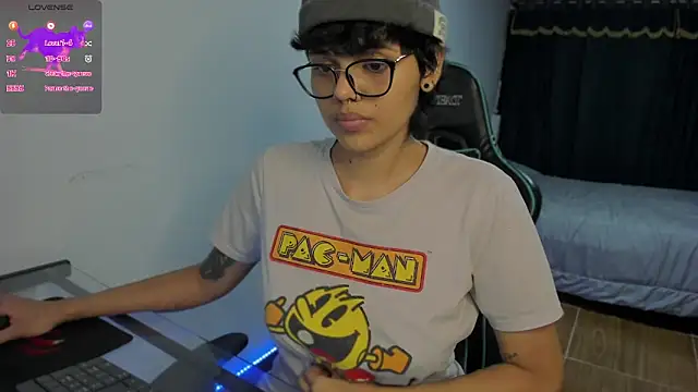 Snapshot of gooddess_isis chatting on 12/11/24, 04:18 gooddess isis online show from 12/11/24, 04:18