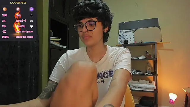 Snapshot of gooddess_isis chatting on 12/23/24, 08:44 gooddess isis online show from 12/23/24, 08:44