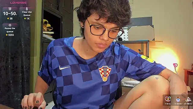 Snapshot of gooddess_isis chatting on 12/26/24, 08:28 gooddess isis online show from 12/26/24, 08:28