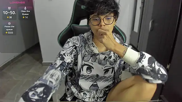 Snapshot of gooddess_isis chatting on 12/27/24, 05:42 gooddess isis online show from 12/27/24, 05:42