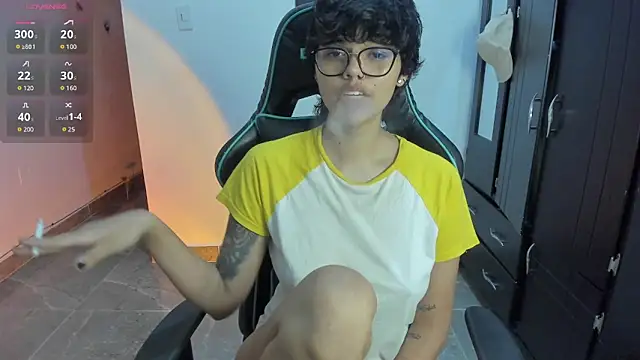 Snapshot of gooddess_isis chatting on 12/30/24, 07:04 gooddess isis online show from 12/30/24, 07:04