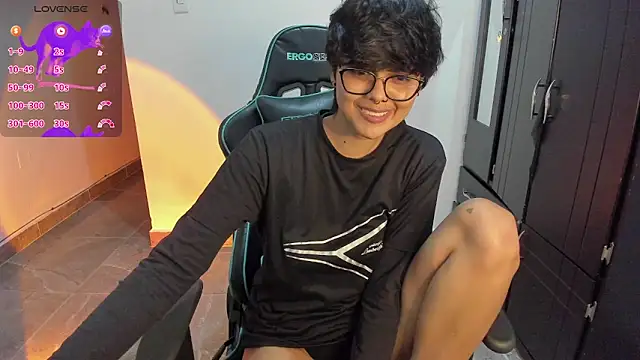 Snapshot of gooddess_isis chatting on 01/07/25, 01:59 gooddess isis online show from 01/07/25, 01:59