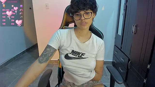 Snapshot of gooddess_isis chatting on 01/23/25, 04:41 gooddess isis online show from 01/23/25, 04:41