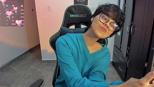 Snapshot of gooddess_isis chatting on 01/25/25, 04:02 gooddess isis online show from 01/25/25, 04:02