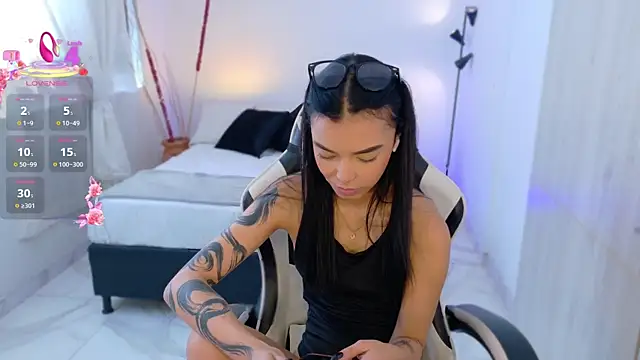 AnabelWolf online show from 10/22/25, 02:17