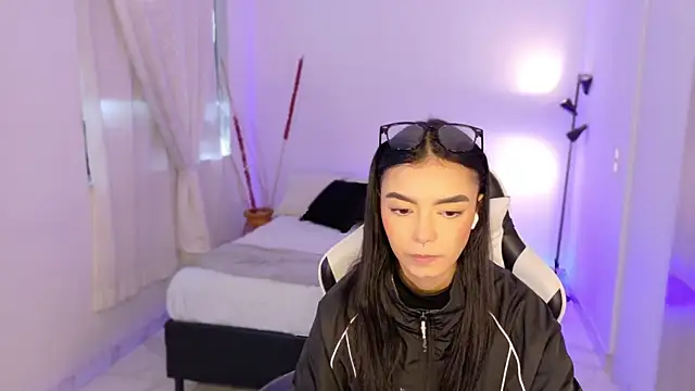 AnabelWolf online show from 10/23/25, 01:32