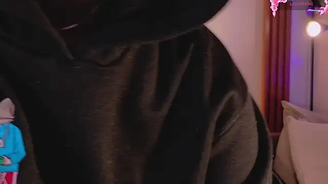 AnabelWolf online show from 04/29/26, 05:30