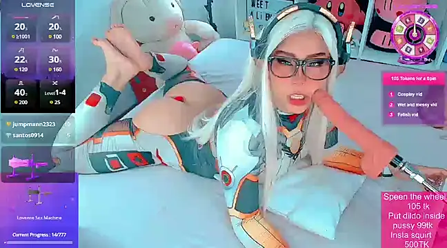 Snapshot of sweetalienn chatting on 02/14/25, 07:07 sweetalienn online show from 02/14/25, 07:07