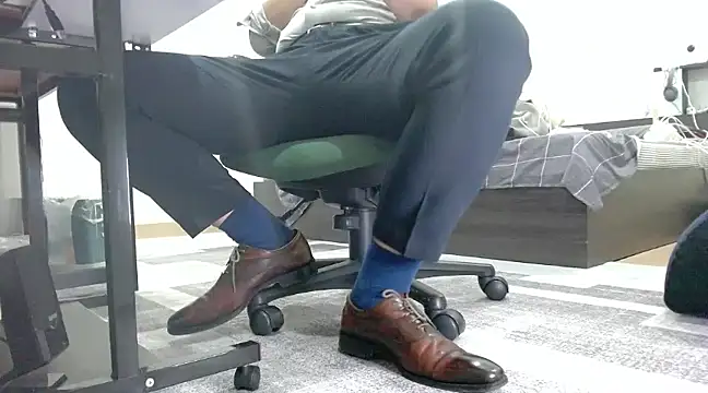 Snapshot of softlyS chatting on 12/22/24, 03:55 softlyS online show from 12/22/24, 03:55