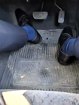 Snapshot of softlyS chatting on 01/24/25, 05:53 softlyS online show from 01/24/25, 05:53