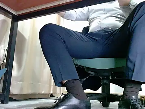 Snapshot of softlyS chatting on 02/16/25, 04:42 softlyS online show from 02/16/25, 04:42