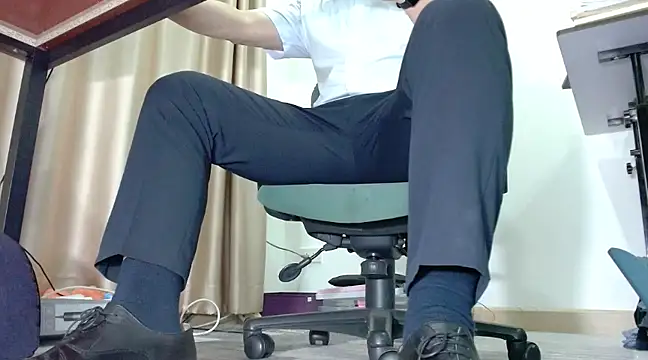 Snapshot of softlyS chatting on 03/08/25, 03:35 softlyS online show from 03/08/25, 03:35