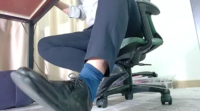 Snapshot of softlyS chatting on 03/10/25, 01:54 softlyS online show from 03/10/25, 01:54