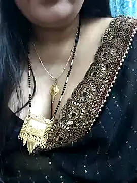 Snapshot of Mayuri77 chatting on 02/06/25, 08:23 Mayuri77 online show from 02/06/25, 08:23