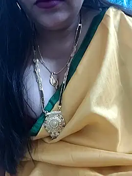 Snapshot of Mayuri77 chatting on 02/11/25, 05:07 Mayuri77 online show from 02/11/25, 05:07