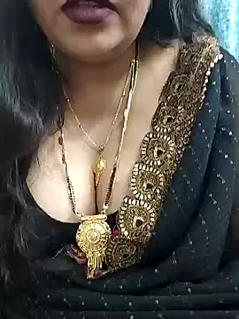 Snapshot of Mayuri77 chatting on 02/12/25, 04:22 Mayuri77 online show from 02/12/25, 04:22