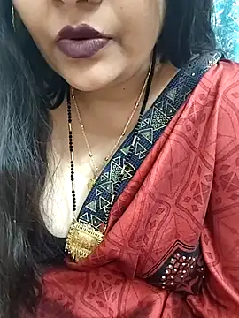 Snapshot of Mayuri77 chatting on 02/13/25, 12:32 Mayuri77 online show from 02/13/25, 12:32