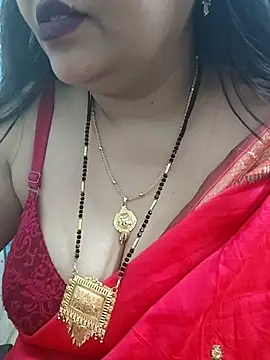 Snapshot of Mayuri77 chatting on 02/14/25, 07:54 Mayuri77 online show from 02/14/25, 07:54