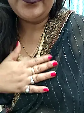 Snapshot of Mayuri77 chatting on 02/15/25, 05:17 Mayuri77 online show from 02/15/25, 05:17