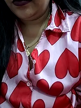 Snapshot of Mayuri77 chatting on 02/17/25, 08:26 Mayuri77 online show from 02/17/25, 08:26