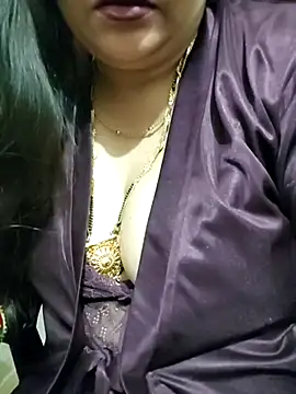 Snapshot of Mayuri77 chatting on 02/26/25, 06:21 Mayuri77 online show from 02/26/25, 06:21