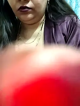 Snapshot of Mayuri77 chatting on 02/27/25, 12:32 Mayuri77 online show from 02/27/25, 12:32