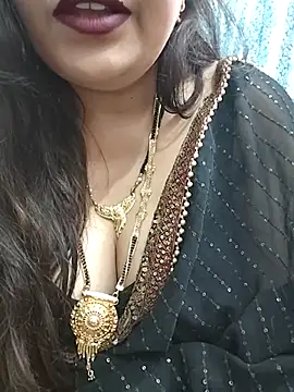 Snapshot of Mayuri77 chatting on 03/10/25, 08:04 Mayuri77 online show from 03/10/25, 08:04